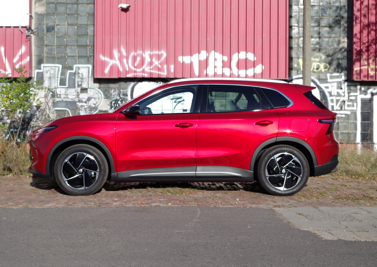 MGS5-EV-Exclusive-Long-Range-64-kWh-A03