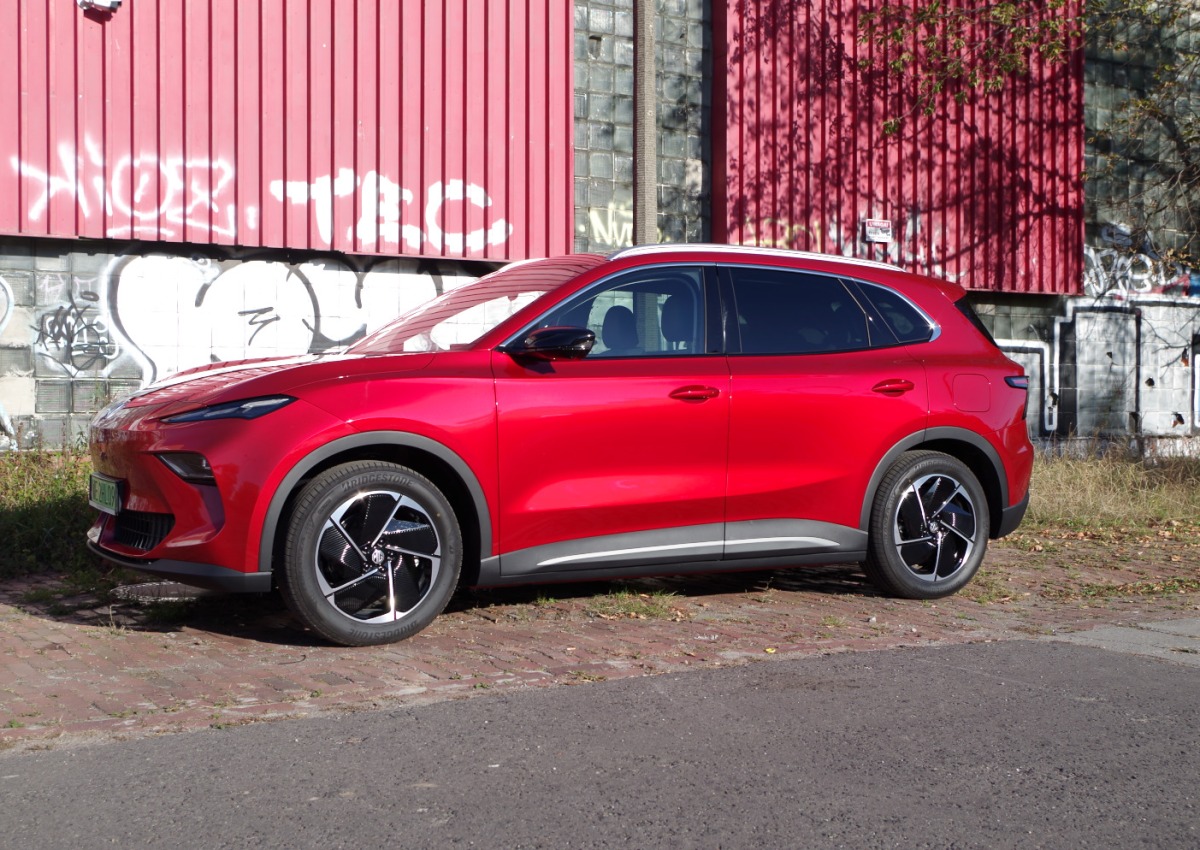 MGS5-EV-Exclusive-Long-Range-64-kWh-A04