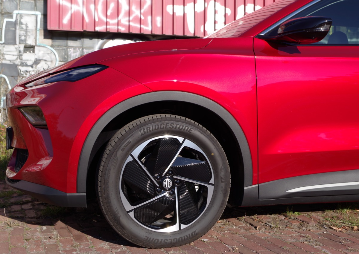 MGS5-EV-Exclusive-Long-Range-64-kWh-A06