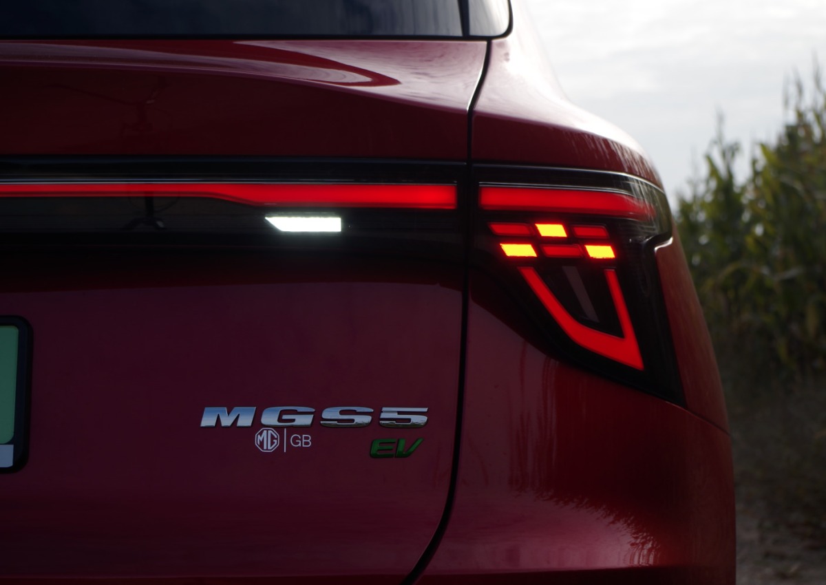 MGS5-EV-Exclusive-Long-Range-64-kWh-A48