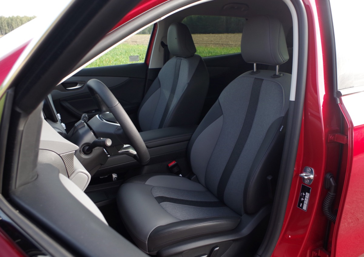 MGS5-EV-Exclusive-Long-Range-64-kWh-B04