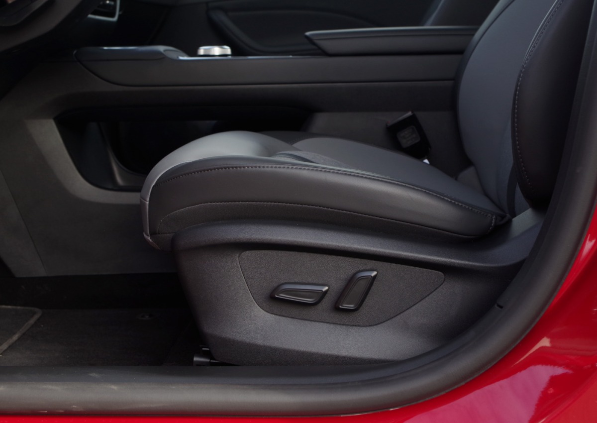 MGS5-EV-Exclusive-Long-Range-64-kWh-B05