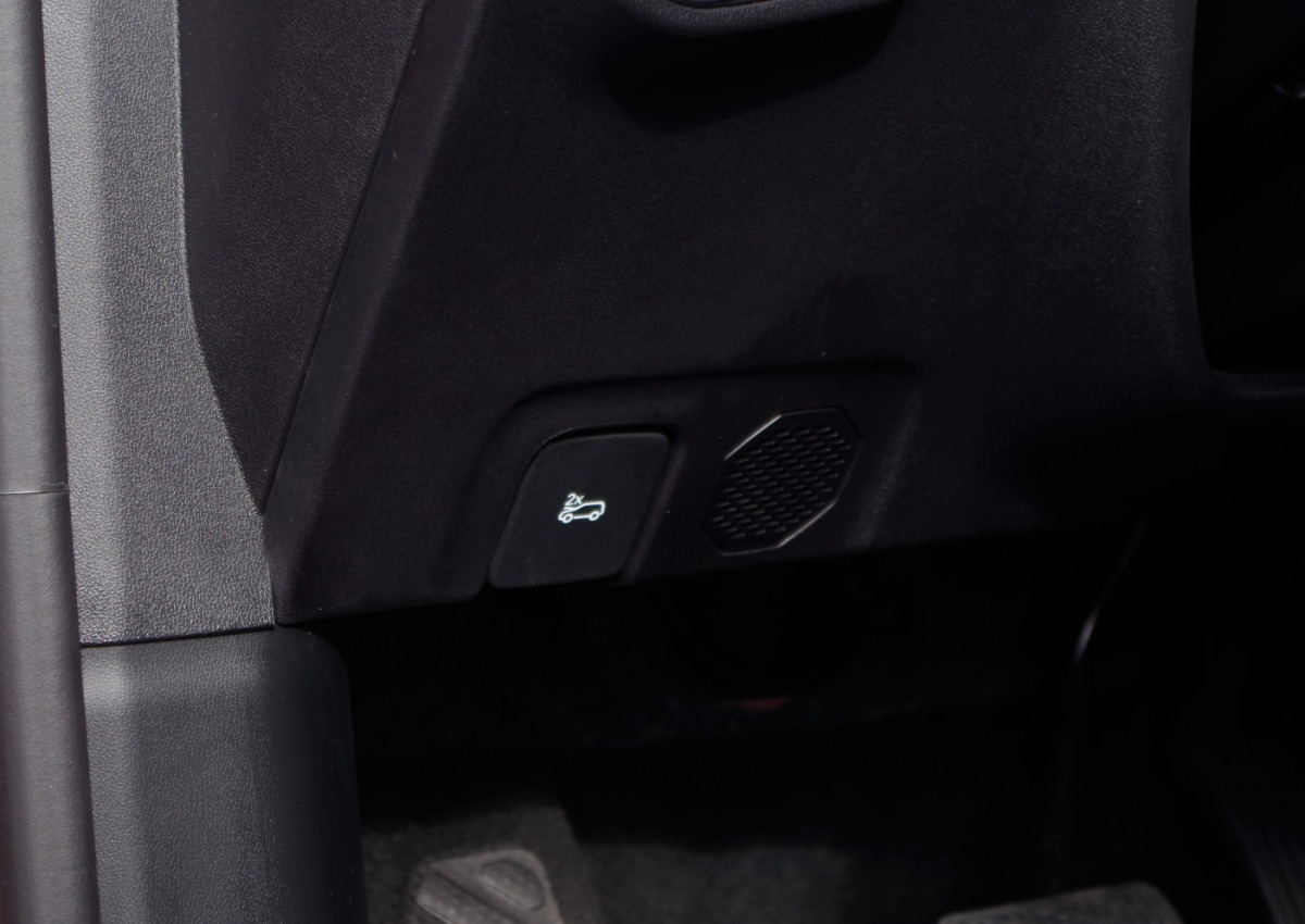 MGS5-EV-Exclusive-Long-Range-64-kWh-B09