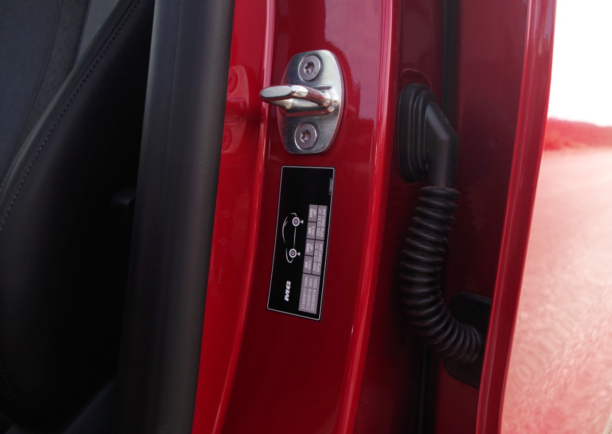 MGS5-EV-Exclusive-Long-Range-64-kWh-B13