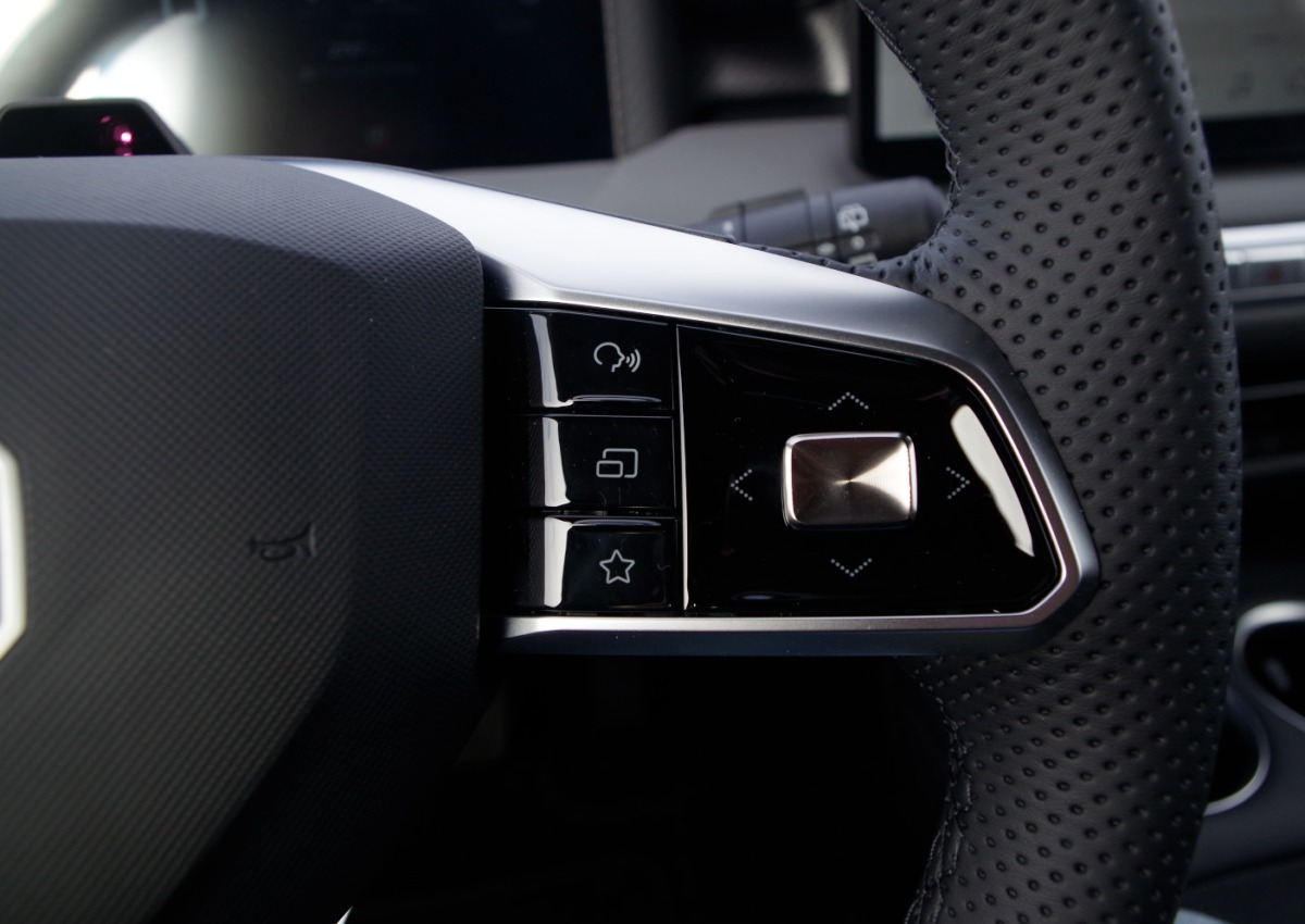 MGS5-EV-Exclusive-Long-Range-64-kWh-B24