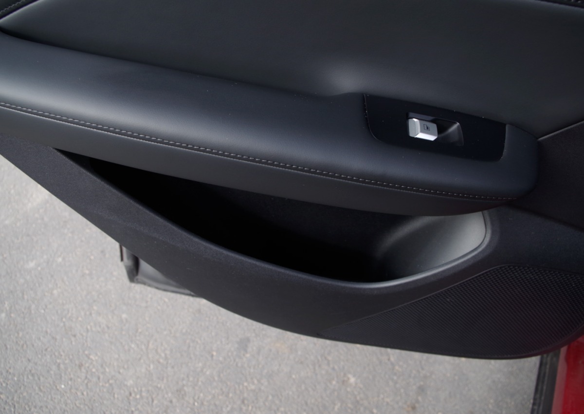 MGS5-EV-Exclusive-Long-Range-64-kWh-B38