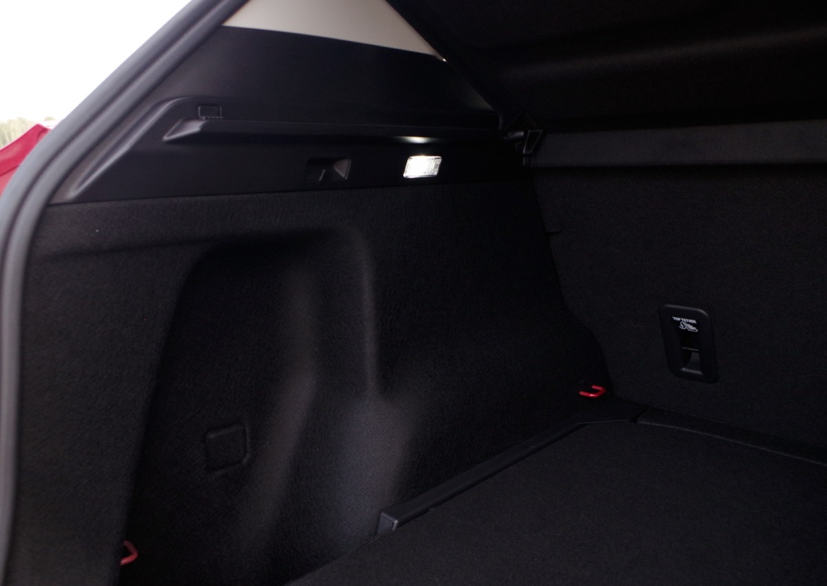 MGS5-EV-Exclusive-Long-Range-64-kWh-E02