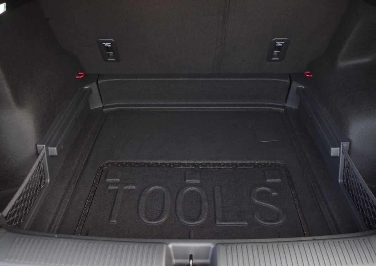 MGS5-EV-Exclusive-Long-Range-64-kWh-E05