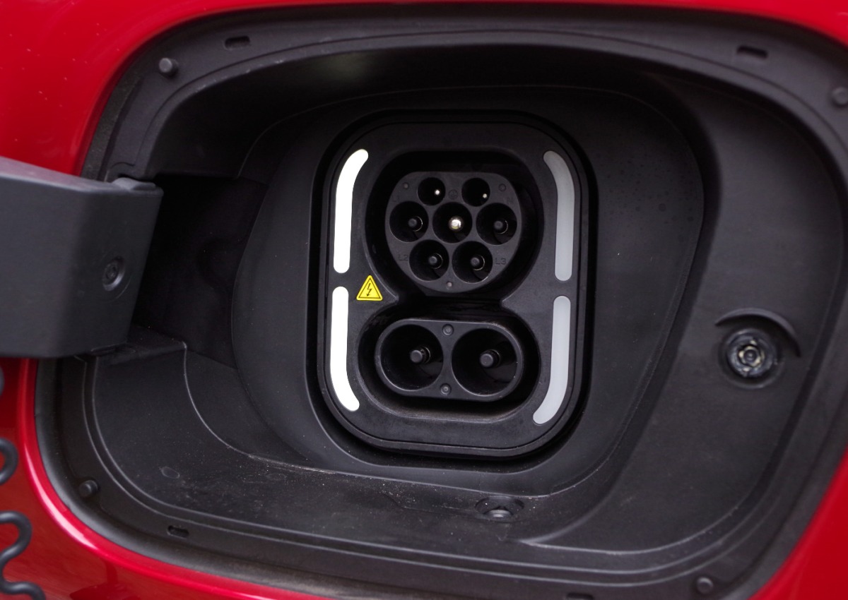 MGS5-EV-Exclusive-Long-Range-64-kWh-ladowanie-4