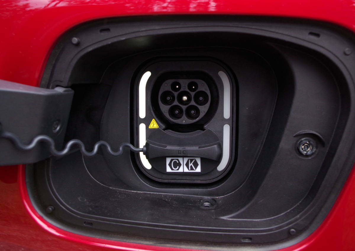 MGS5-EV-Exclusive-Long-Range-64-kWh-ladowanie-5