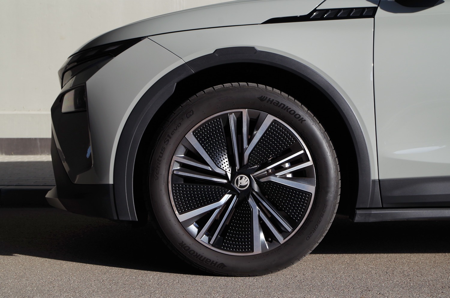 Skoda-Elroq-85-A09