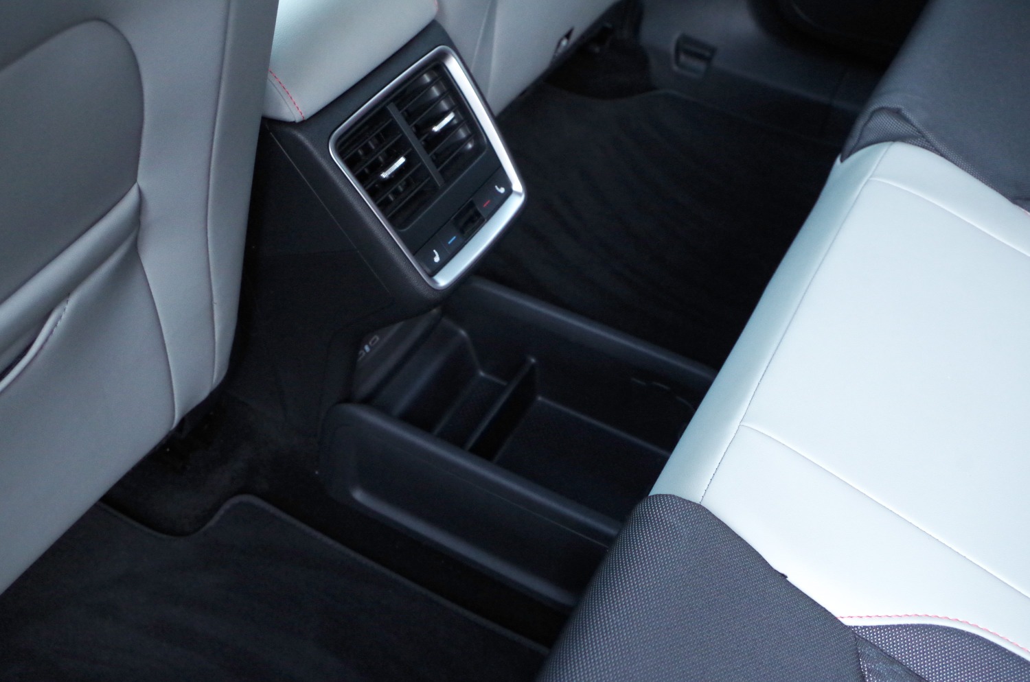 Skoda-Elroq-85-B04