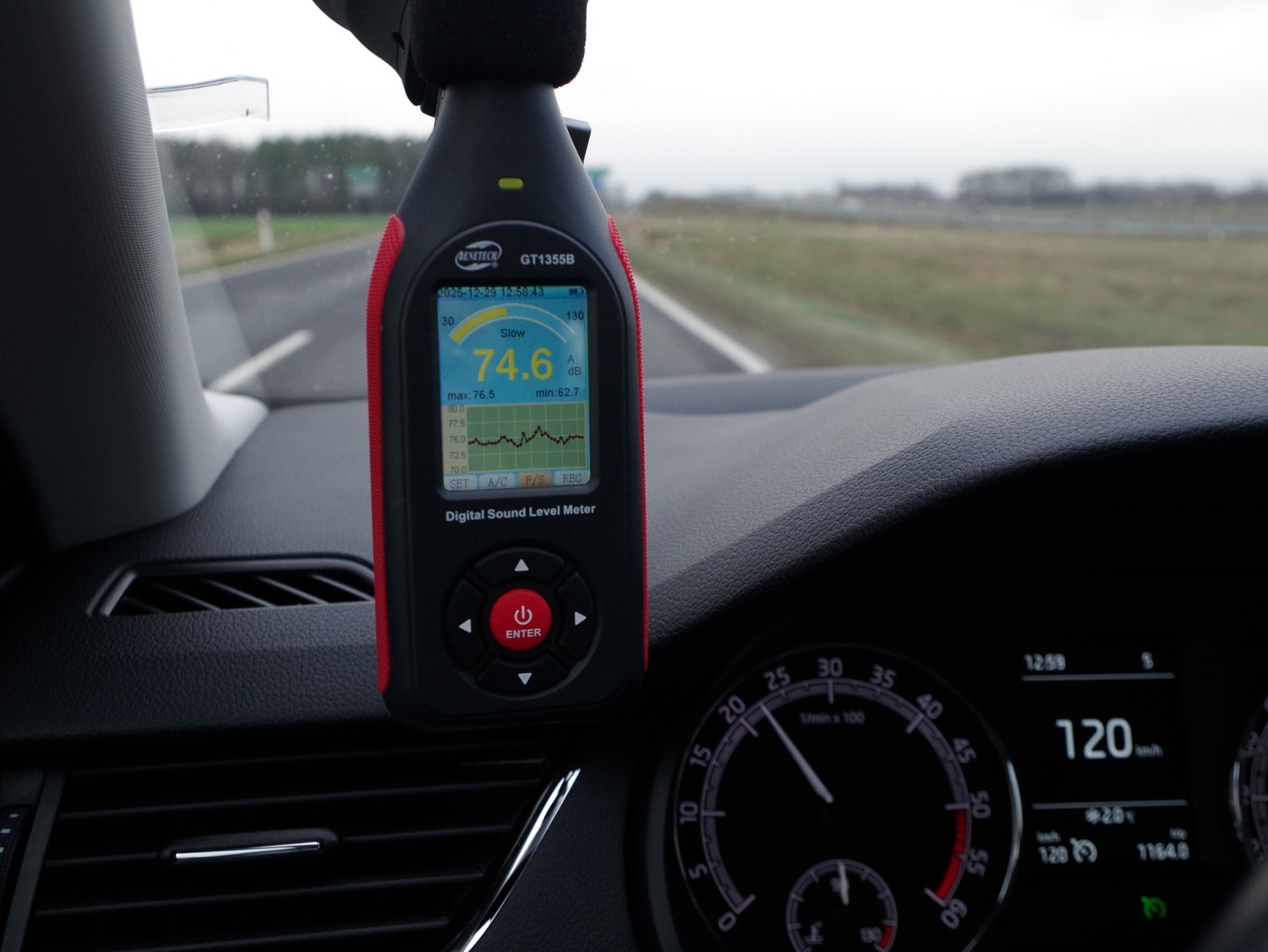 Skoda-Octavia-Combi-1.6-TDI-116-KM-Ambition-P08