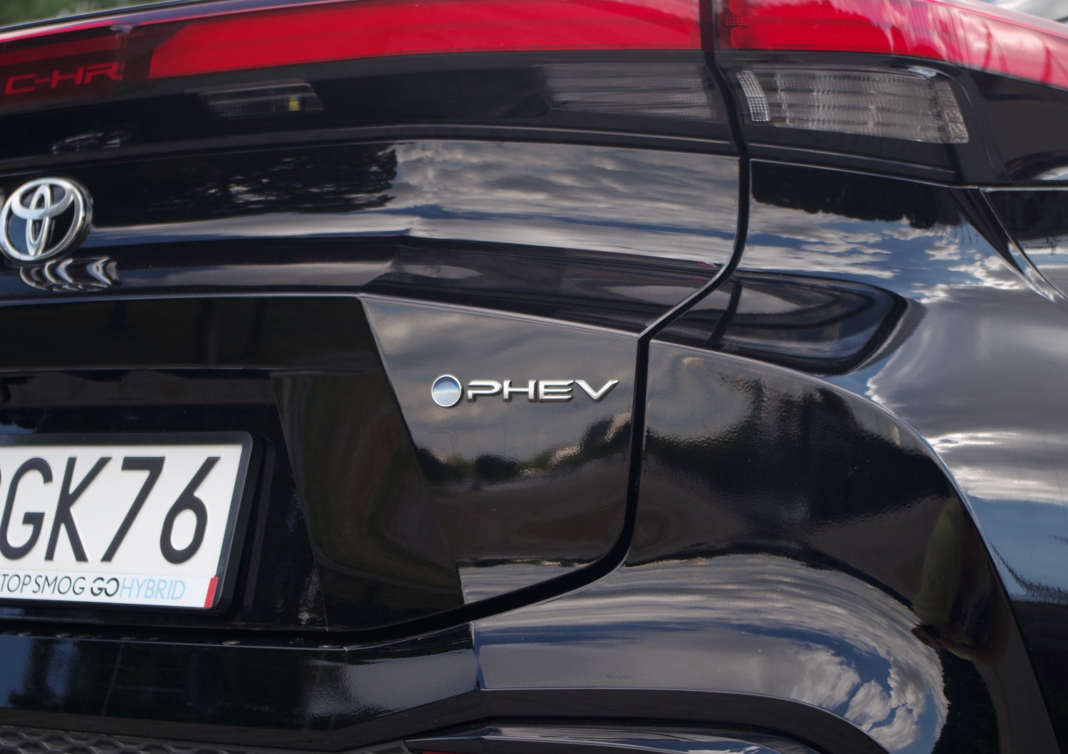 Toyota-CH-R-Plug-in-A15