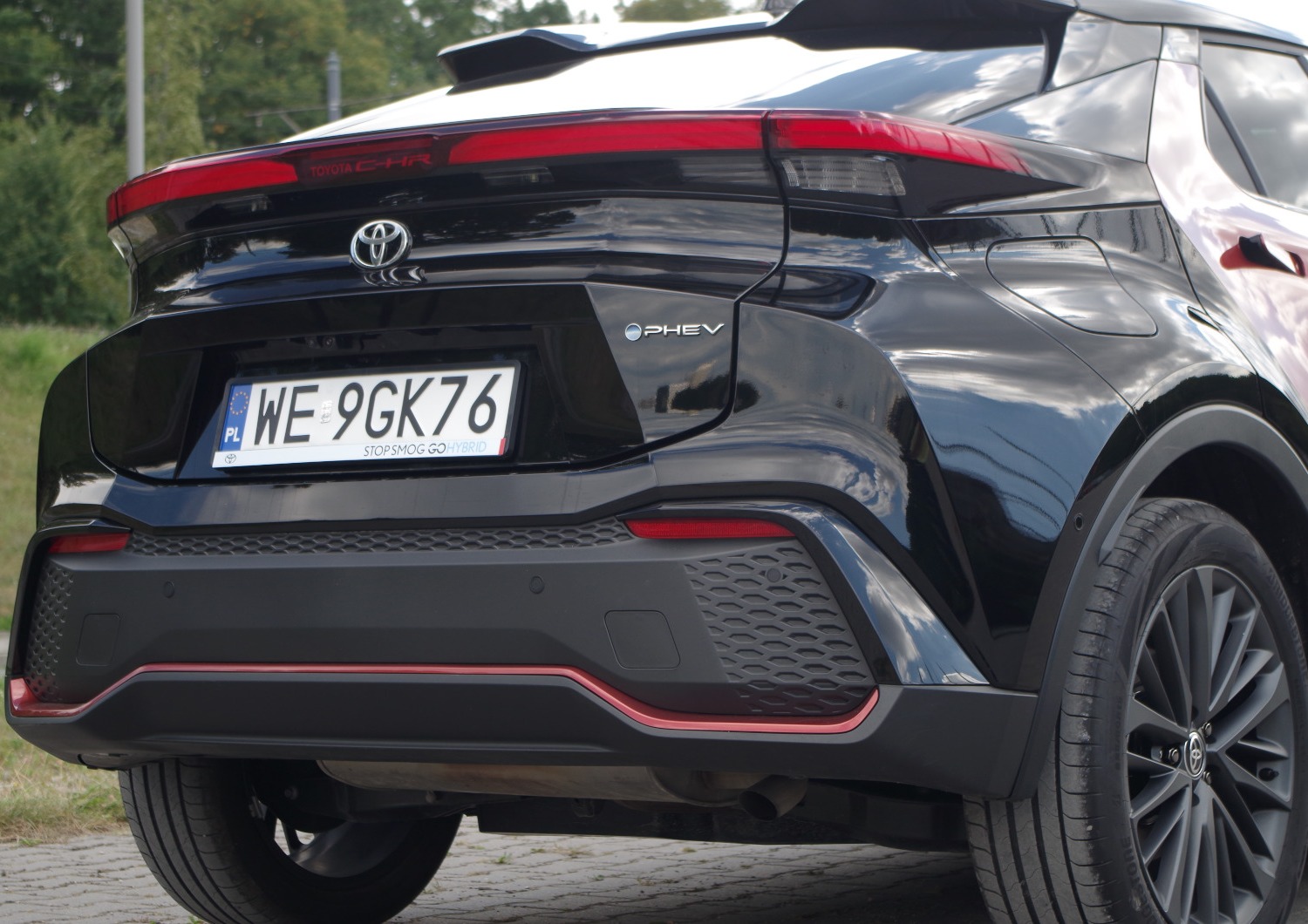 Toyota-CH-R-Plug-in-A17