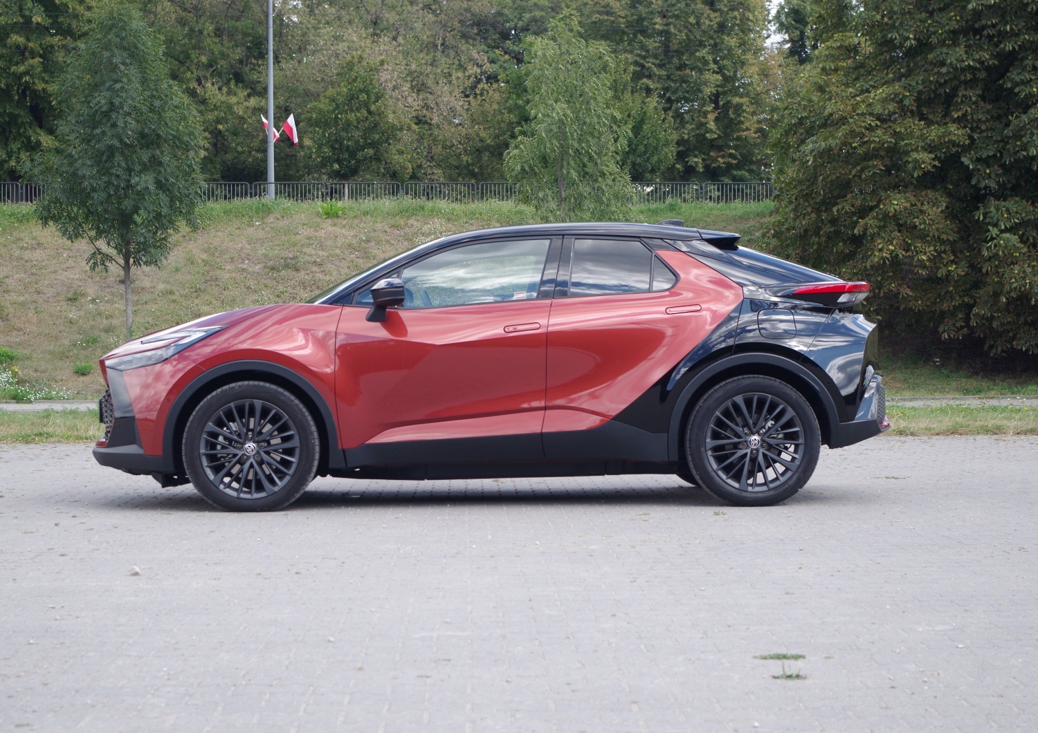 Toyota-CH-R-Plug-in-A39