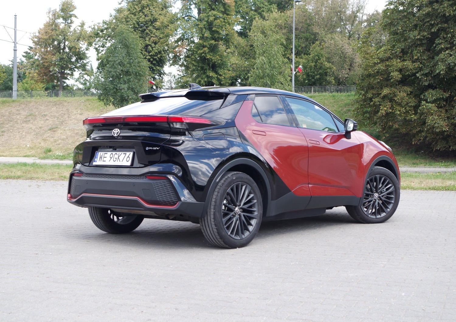 Toyota-CH-R-Plug-in-A42