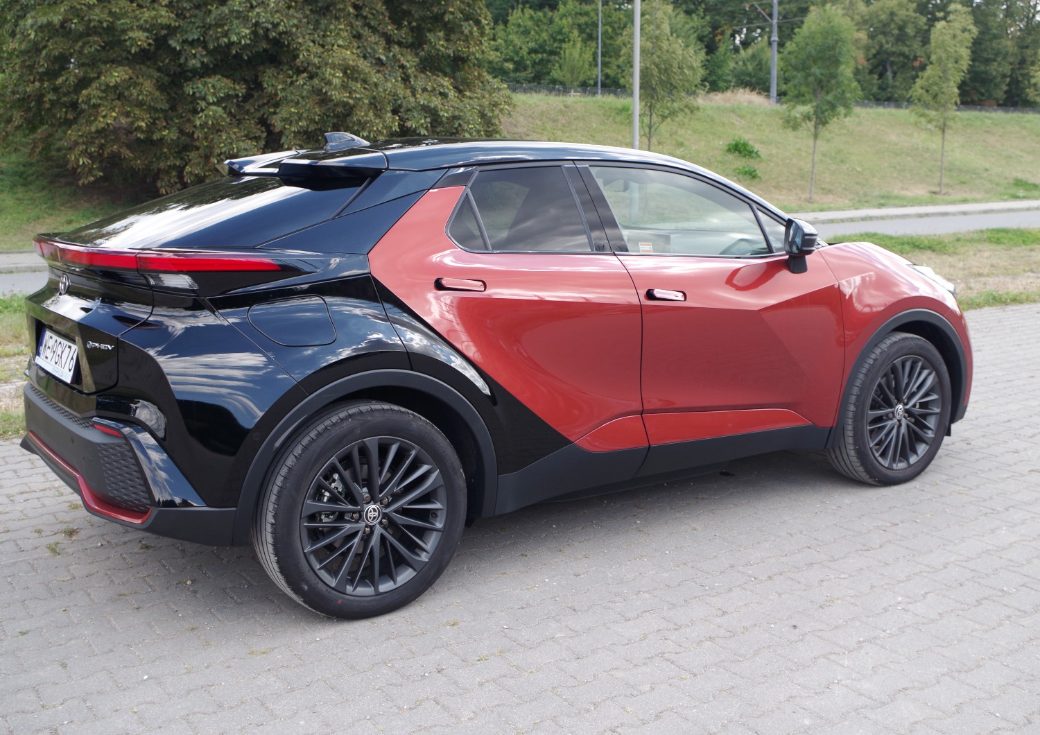 Toyota-CH-R-Plug-in-A5