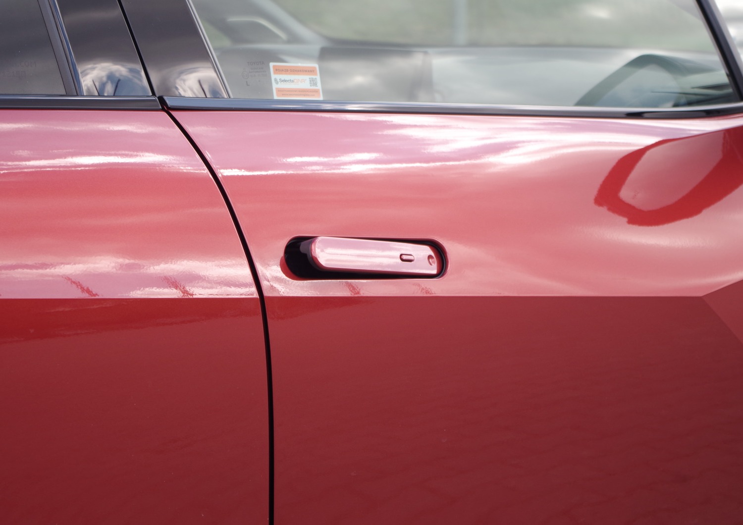 Toyota-CH-R-Plug-in-A6