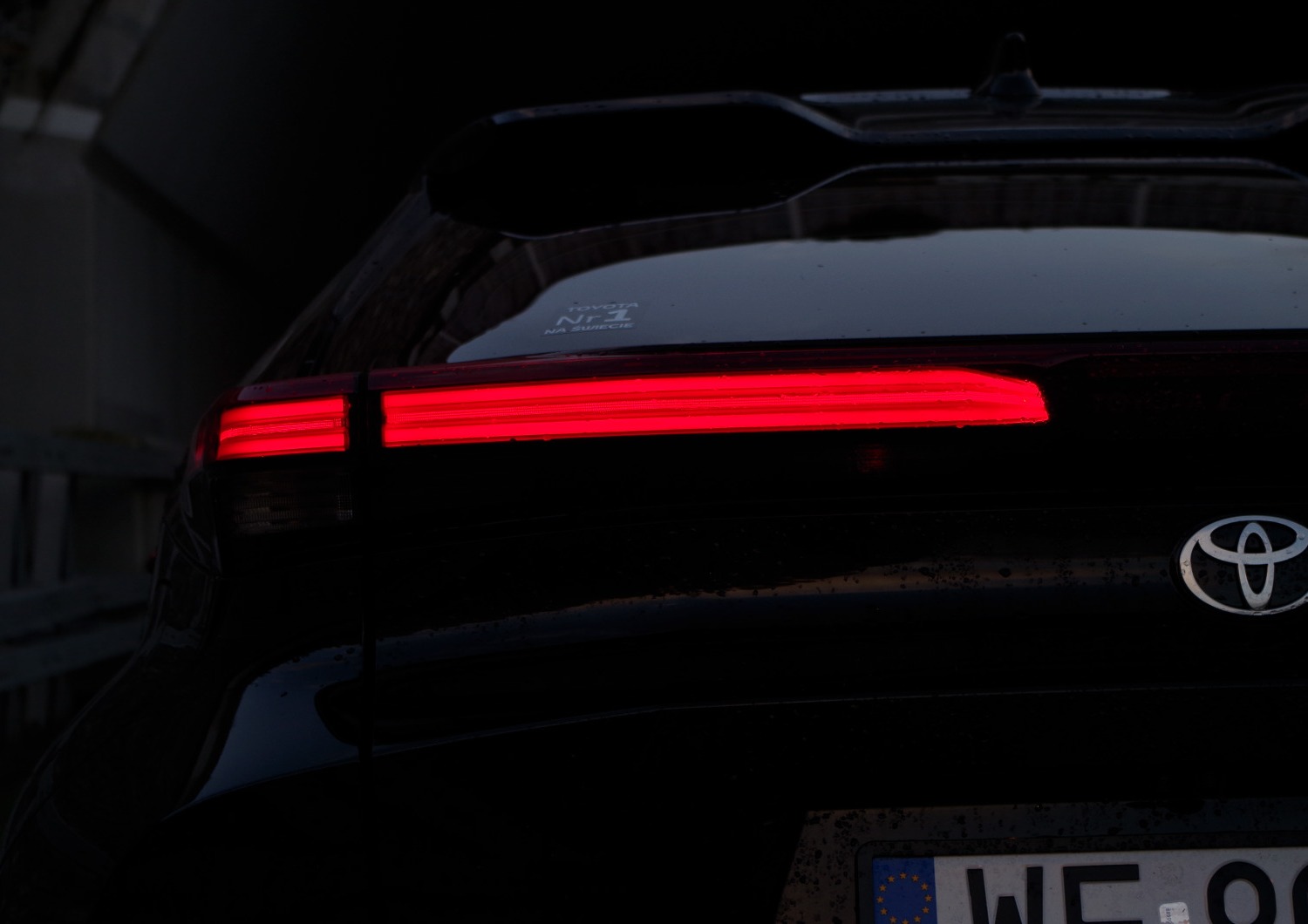 Toyota-CH-R-Plug-in-A61