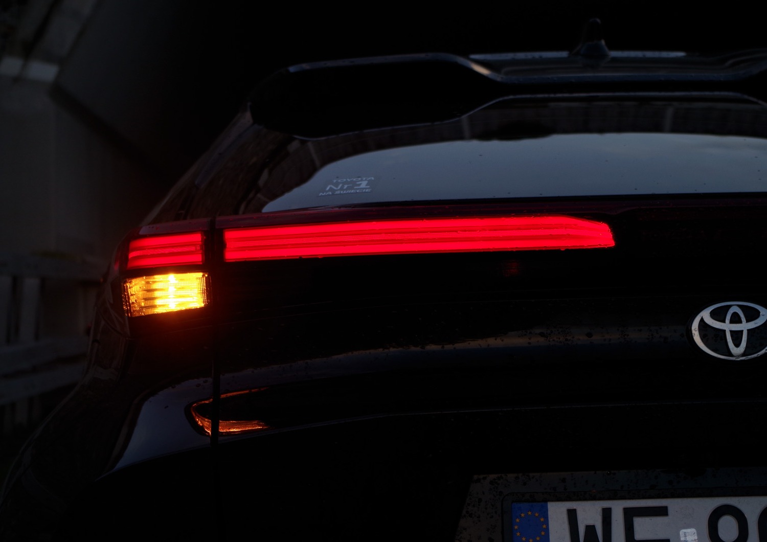 Toyota-CH-R-Plug-in-A62