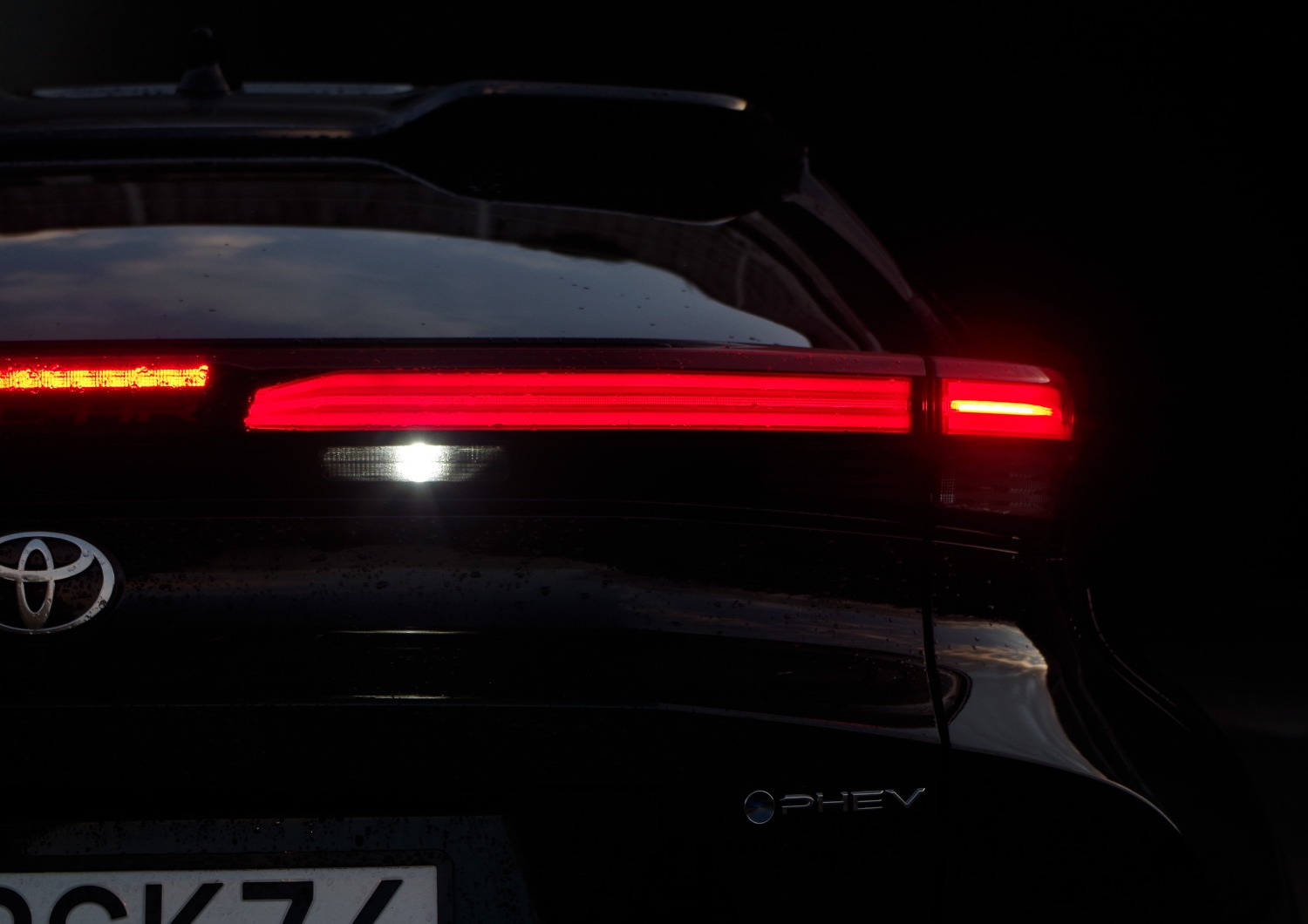 Toyota-CH-R-Plug-in-A64