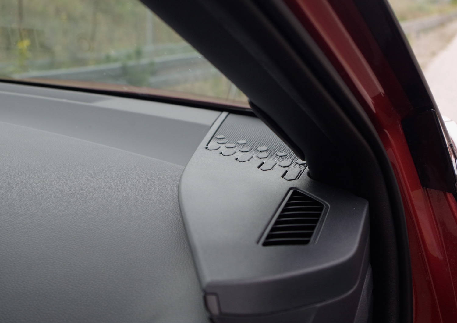 Toyota-CH-R-Plug-in-B10