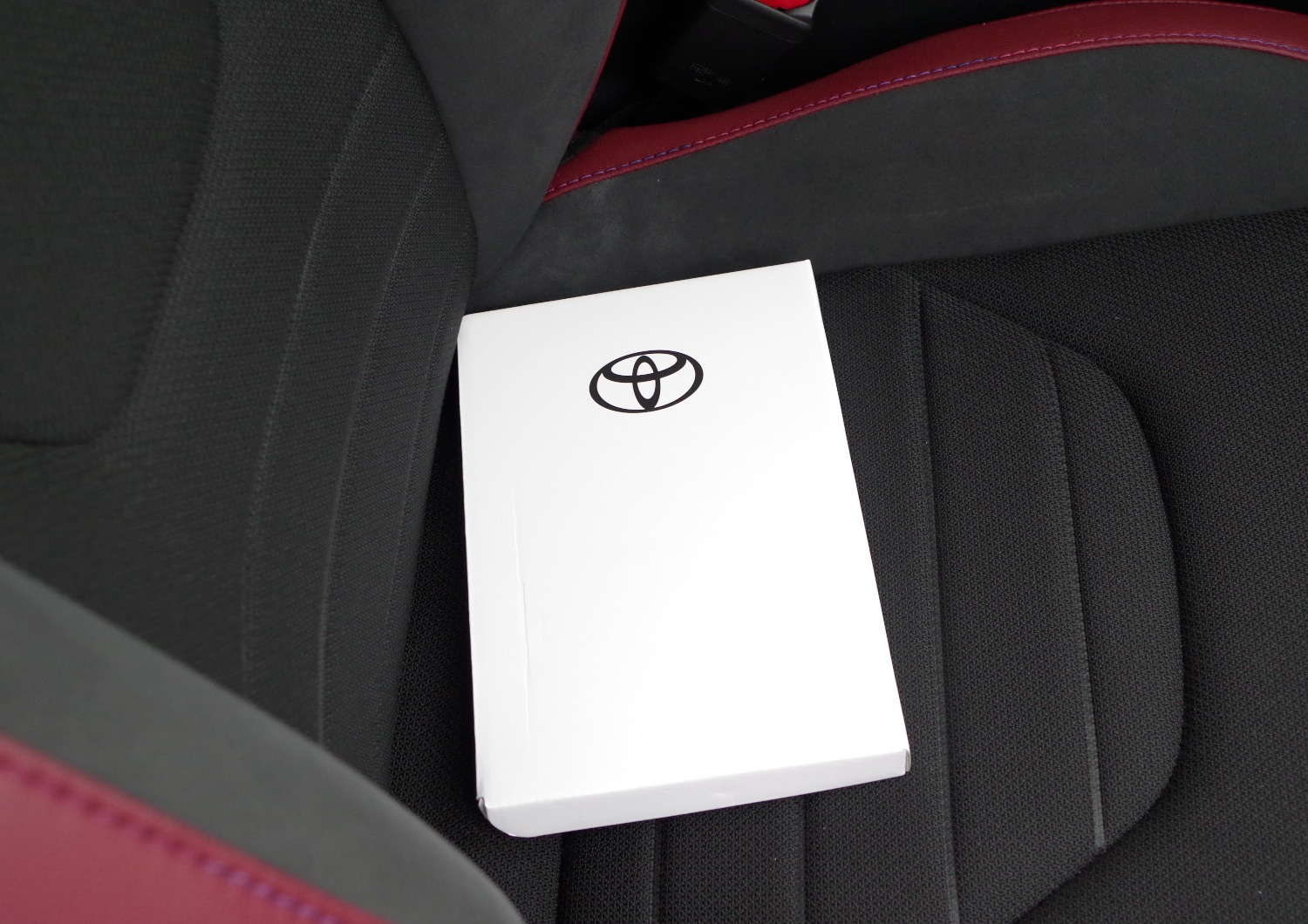 Toyota-CH-R-Plug-in-B15