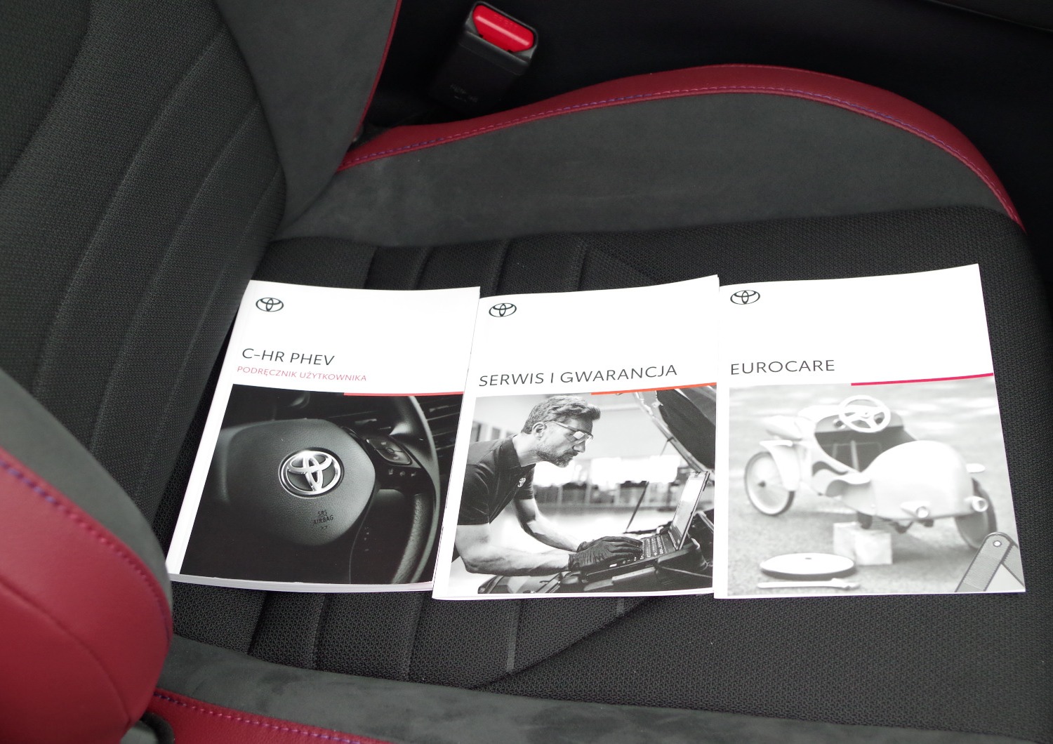 Toyota-CH-R-Plug-in-B16