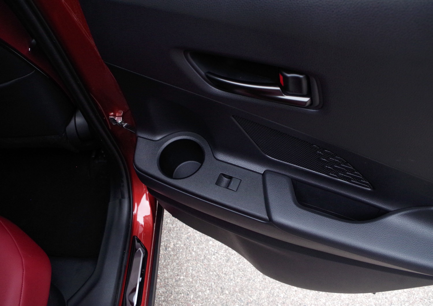 Toyota-CH-R-Plug-in-B20