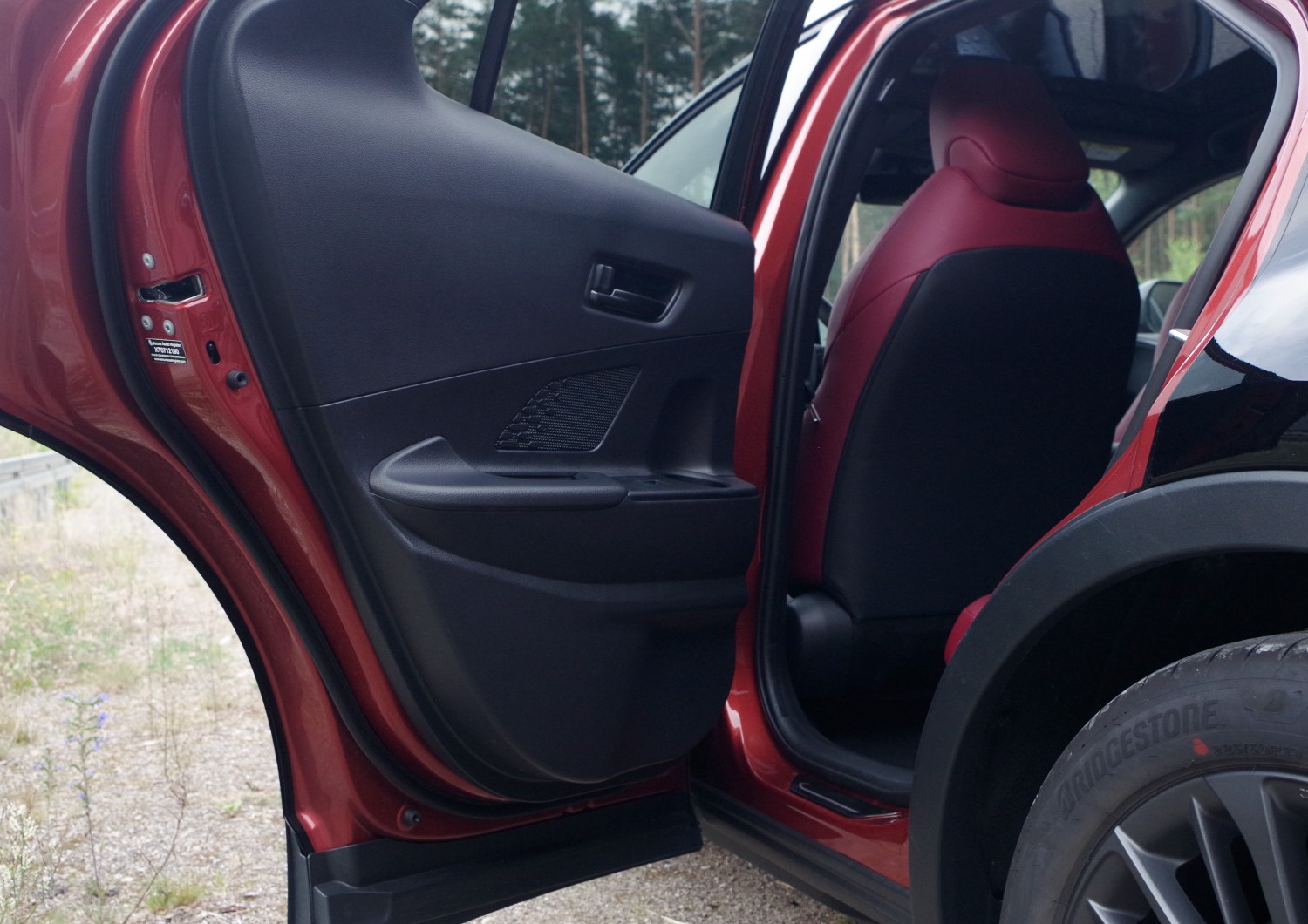 Toyota-CH-R-Plug-in-B21