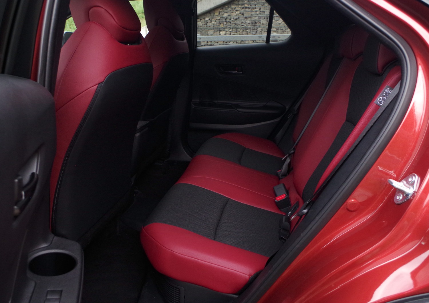 Toyota-CH-R-Plug-in-B23