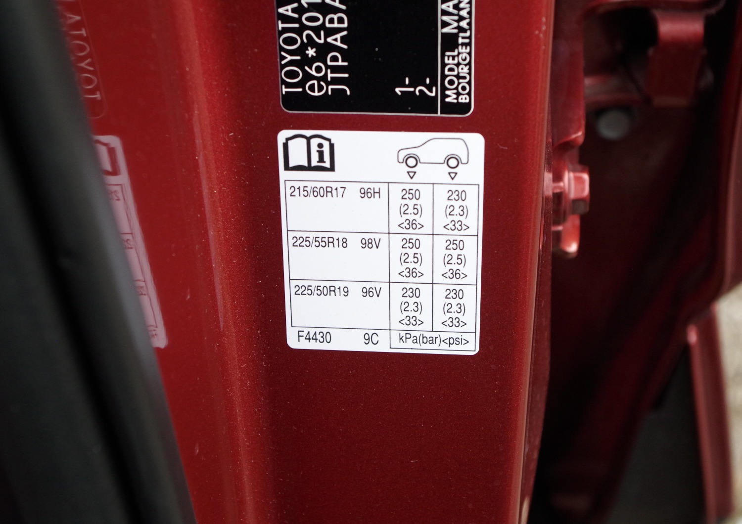 Toyota-CH-R-Plug-in-B34