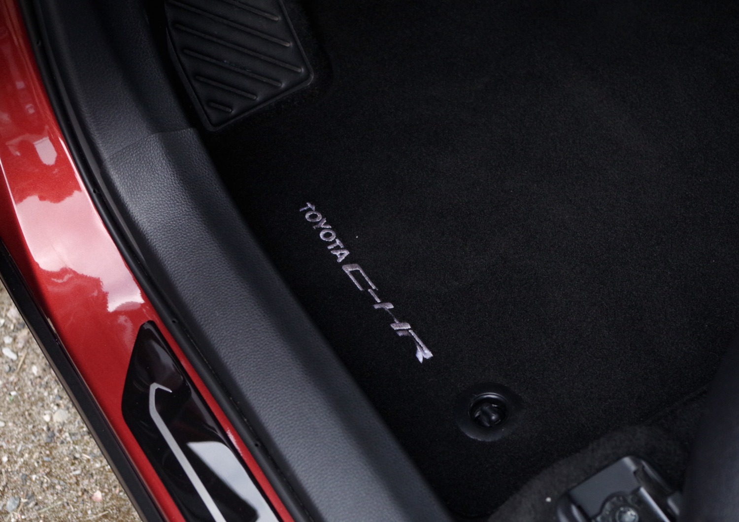 Toyota-CH-R-Plug-in-B39