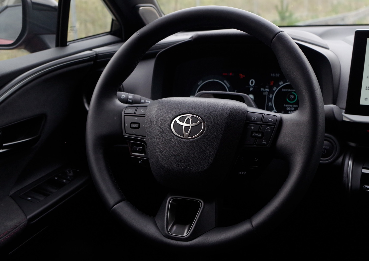 Toyota-CH-R-Plug-in-B54-