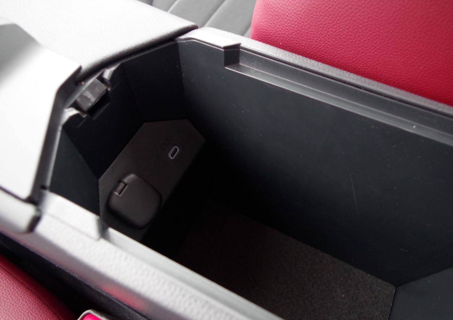 Toyota-CH-R-Plug-in-B61