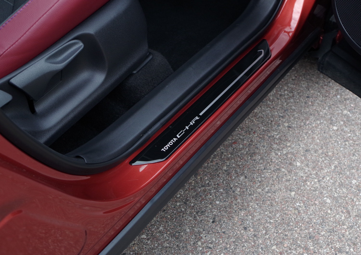 Toyota-CH-R-Plug-in-B7