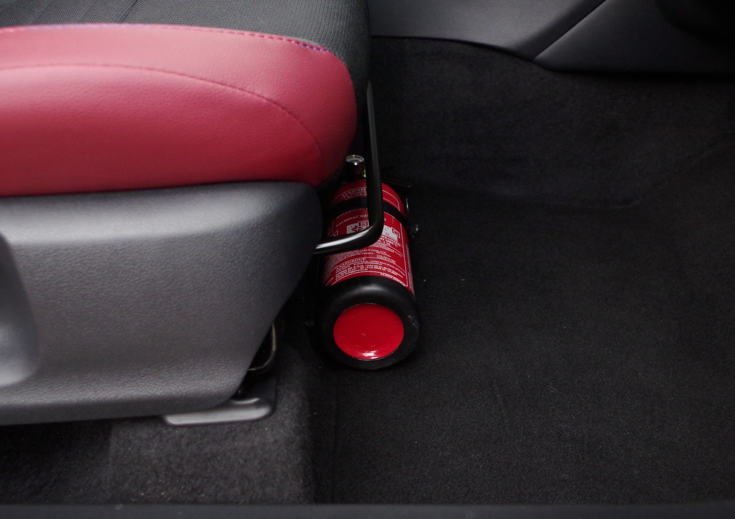 Toyota-CH-R-Plug-in-B81