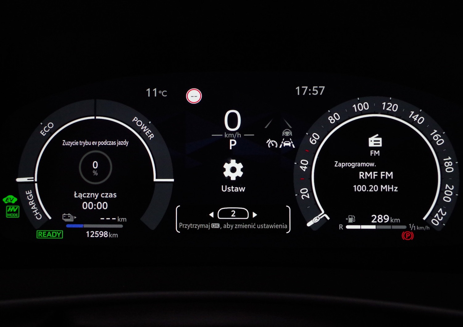 Toyota-CH-R-Plug-in-C3