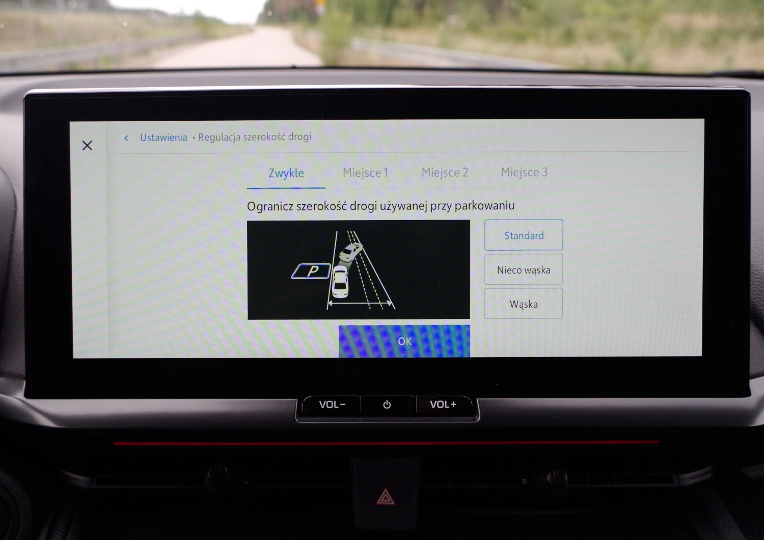 Toyota-CH-R-Plug-in-D12