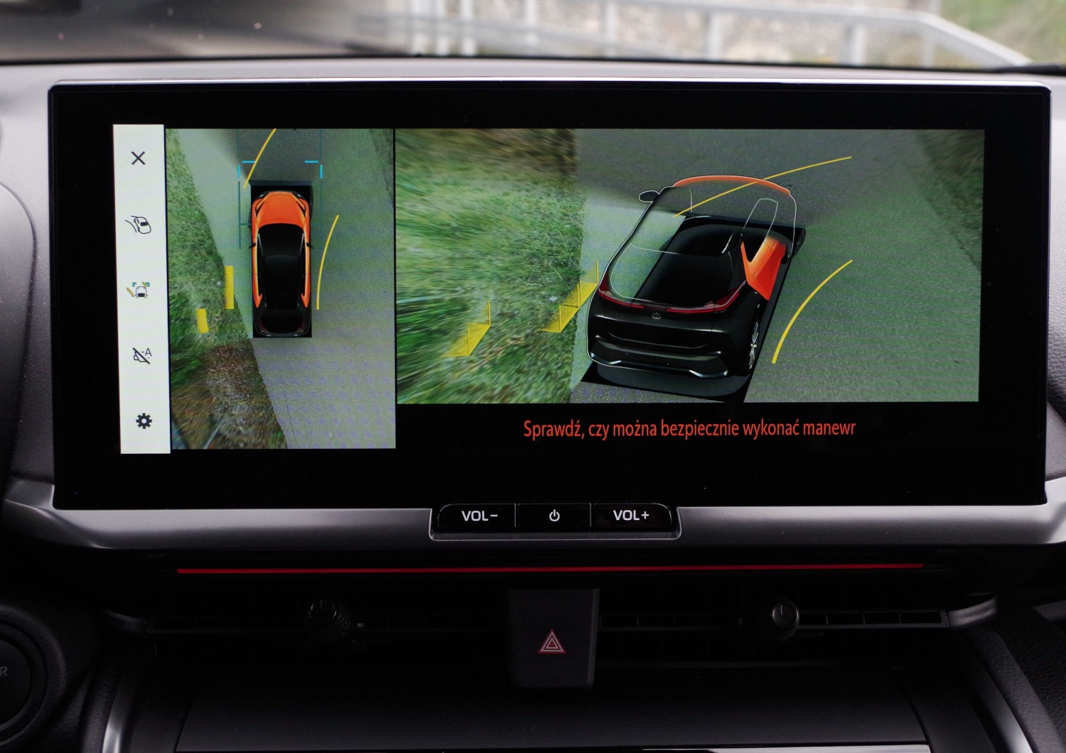 Toyota-CH-R-Plug-in-D15