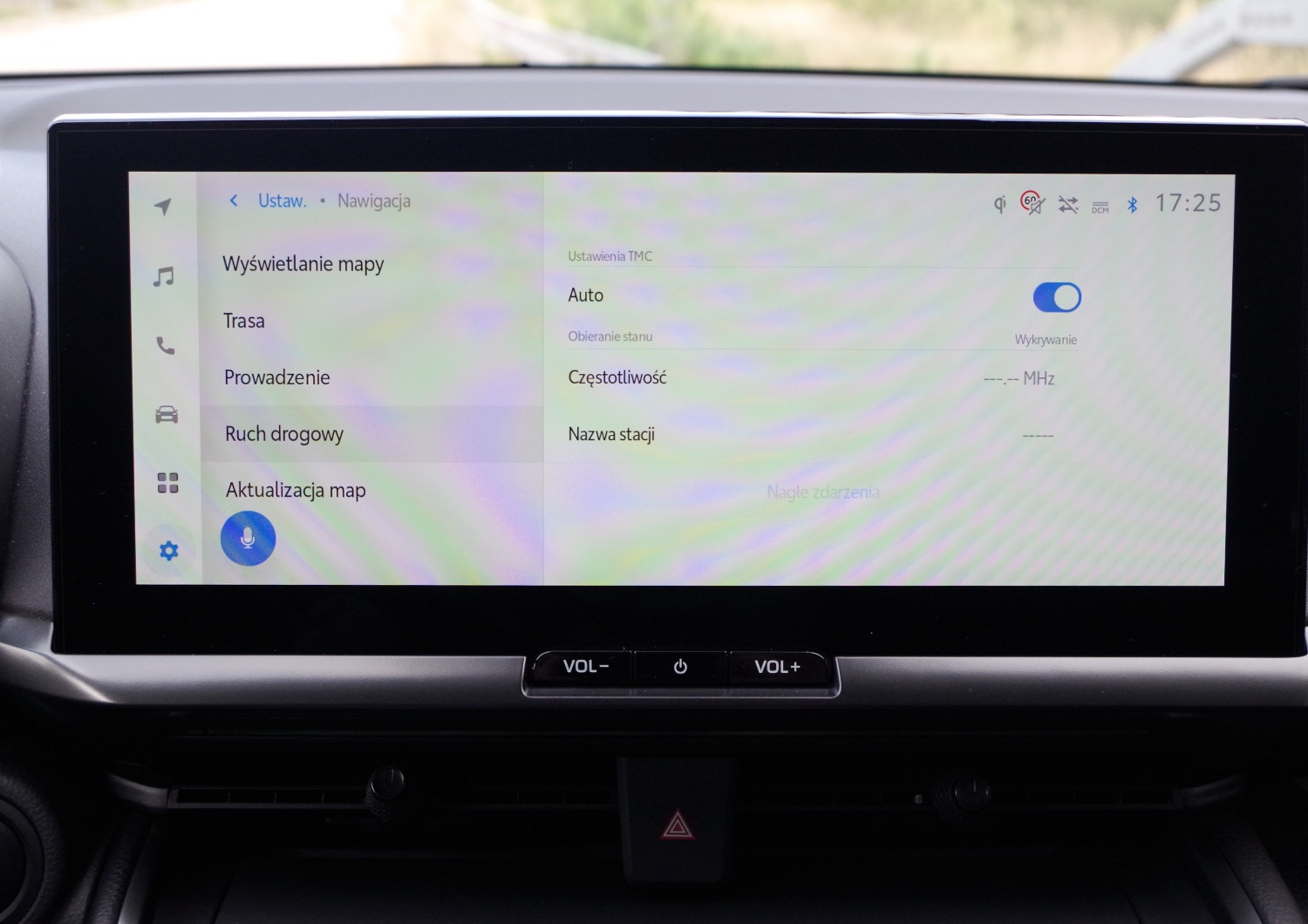 Toyota-CH-R-Plug-in-D64