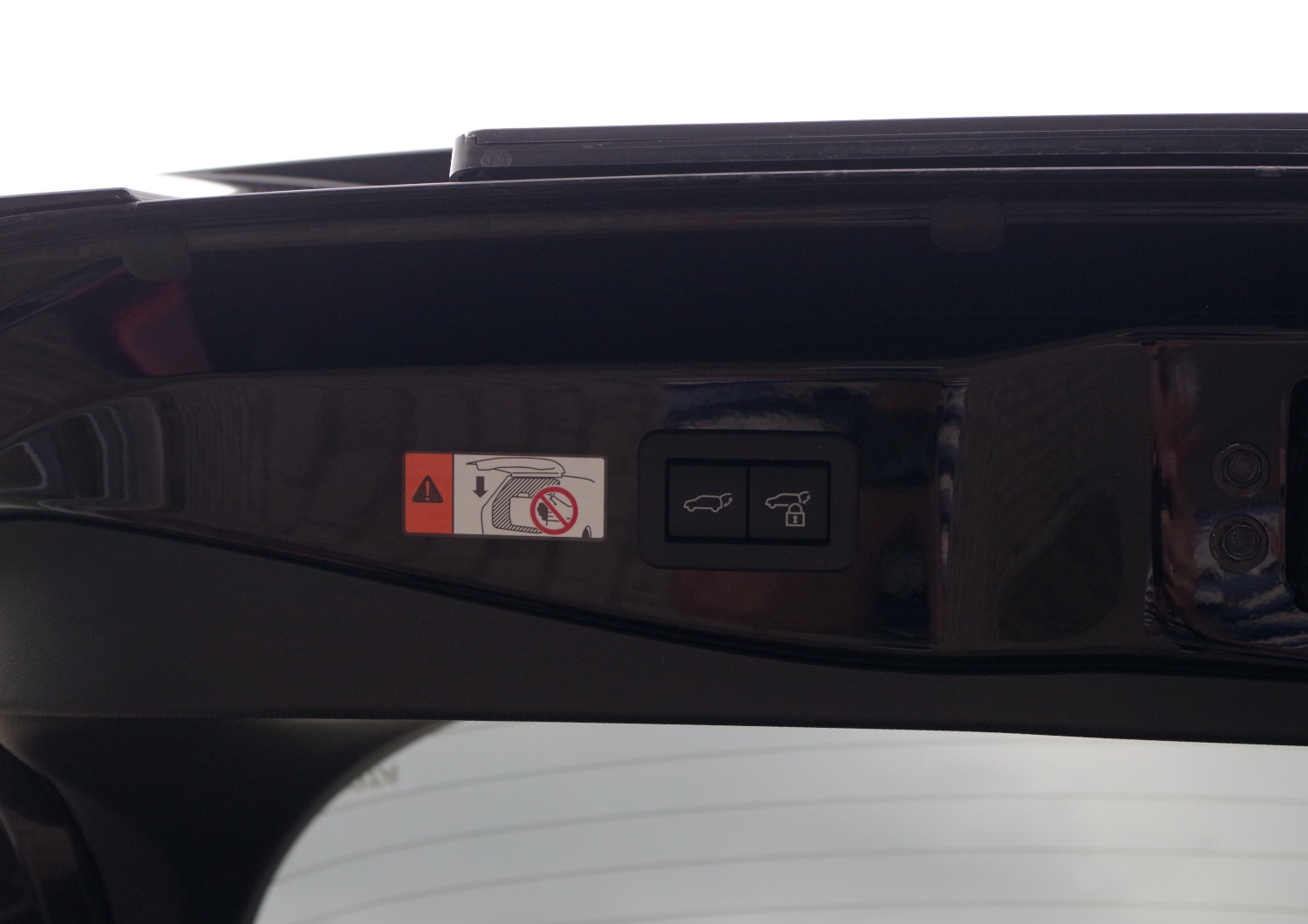 Toyota-CH-R-Plug-in-E11