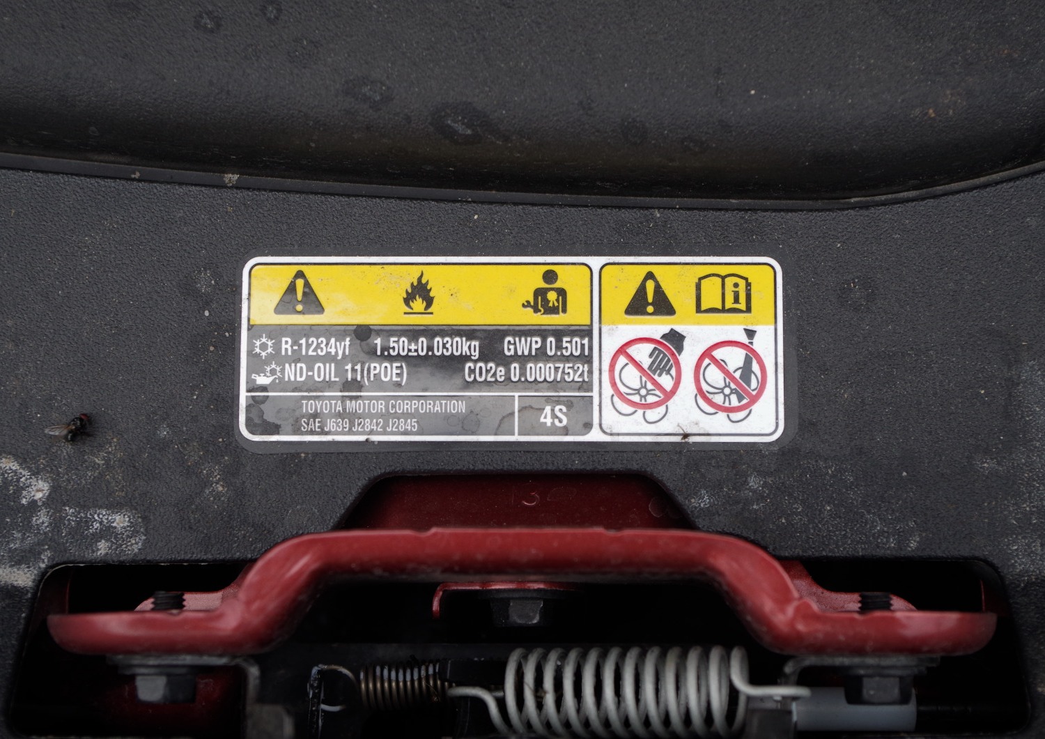 Toyota-CH-R-Plug-in-F10