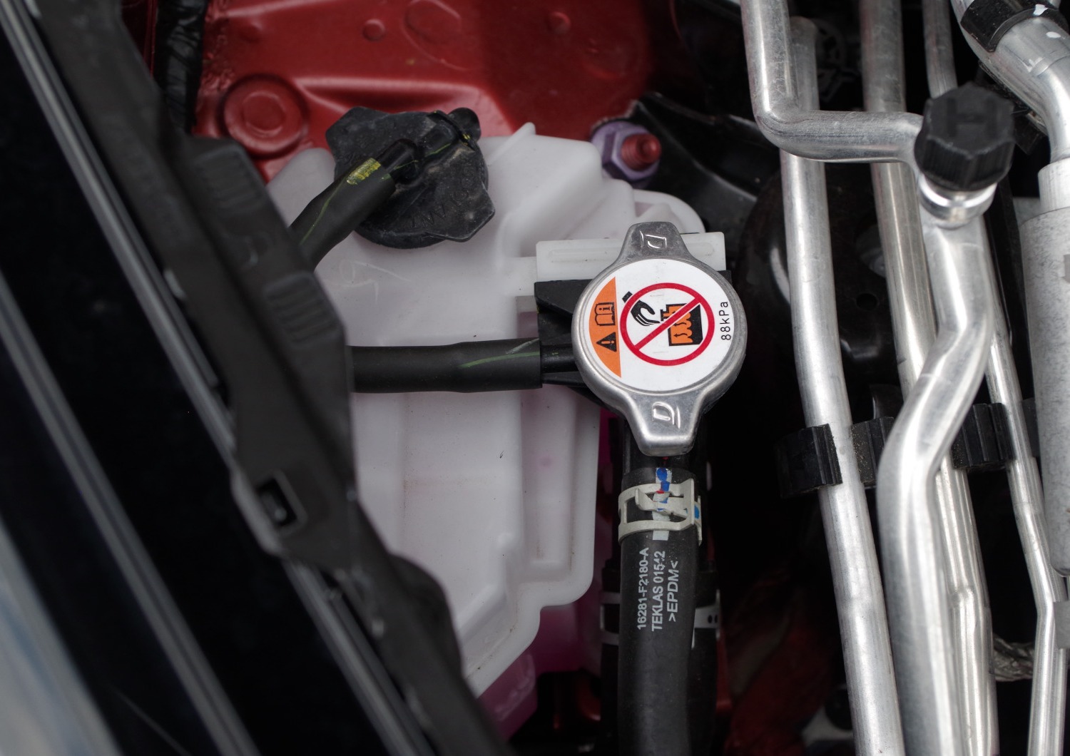 Toyota-CH-R-Plug-in-F14