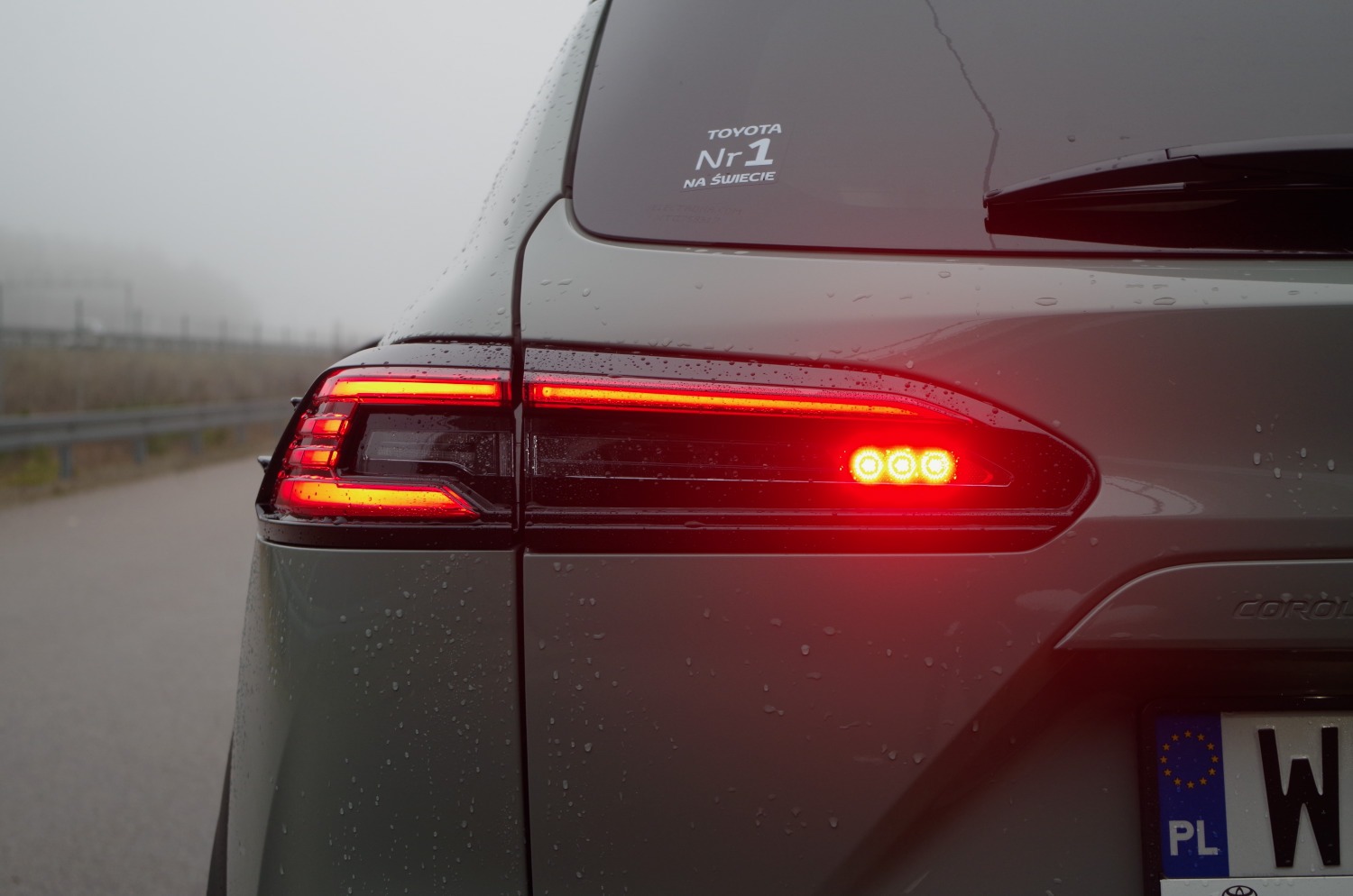 Toyota-Corolla-Cross-1.8-Hybrid-140-KM-4X2-Style-A05