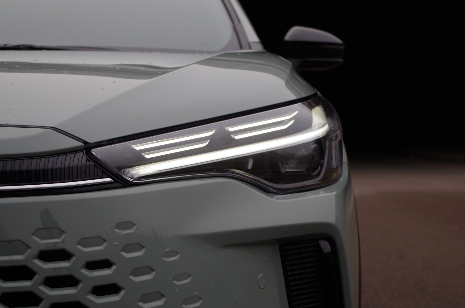 Toyota-Corolla-Cross-1.8-Hybrid-140-KM-4X2-Style-A06