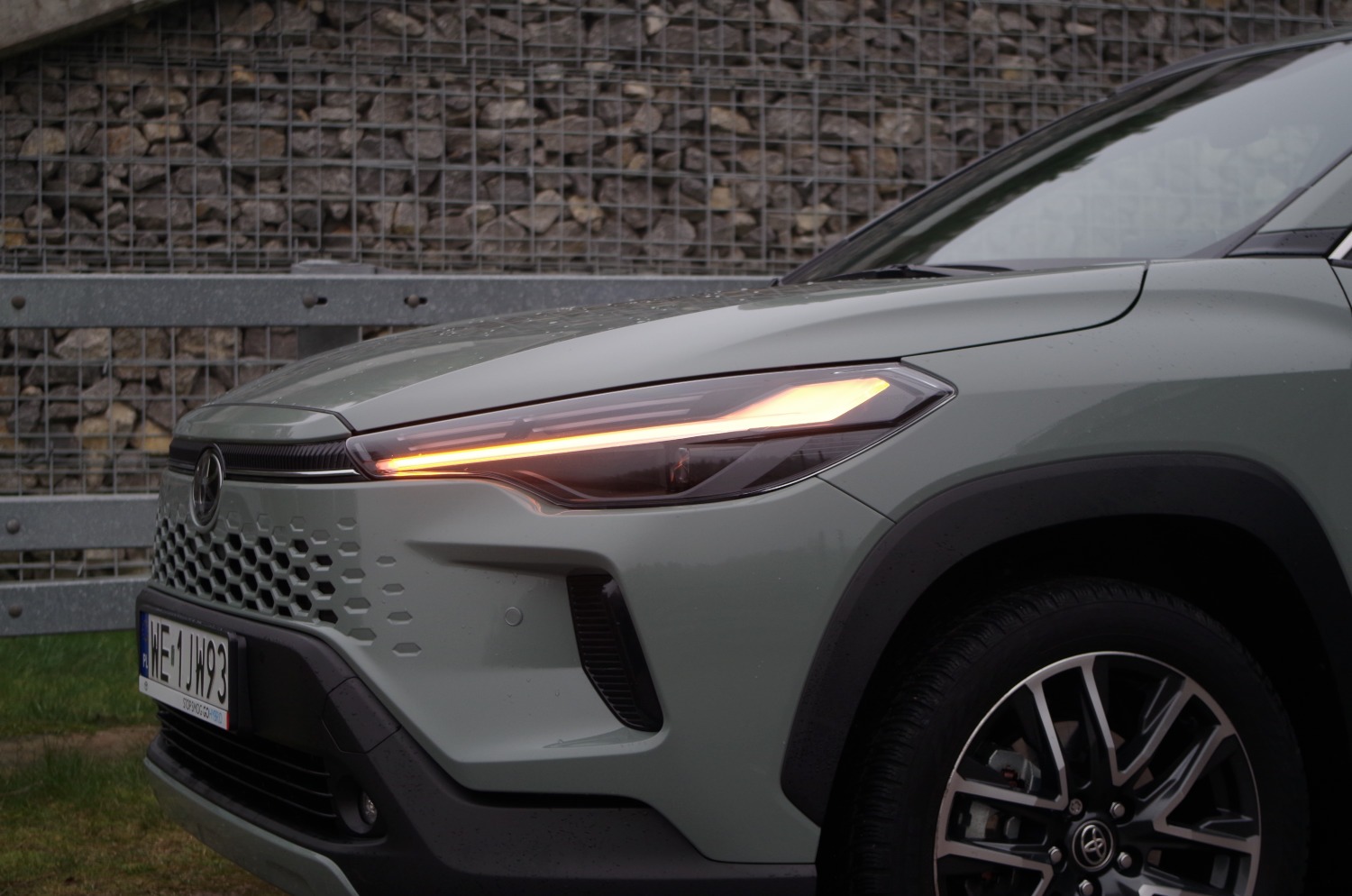 Toyota-Corolla-Cross-1.8-Hybrid-140-KM-4X2-Style-A13