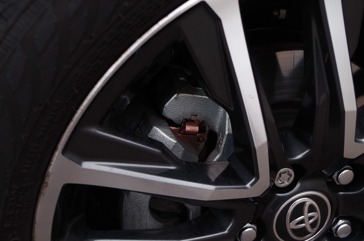 Toyota-Corolla-Cross-1.8-Hybrid-140-KM-4X2-Style-A24