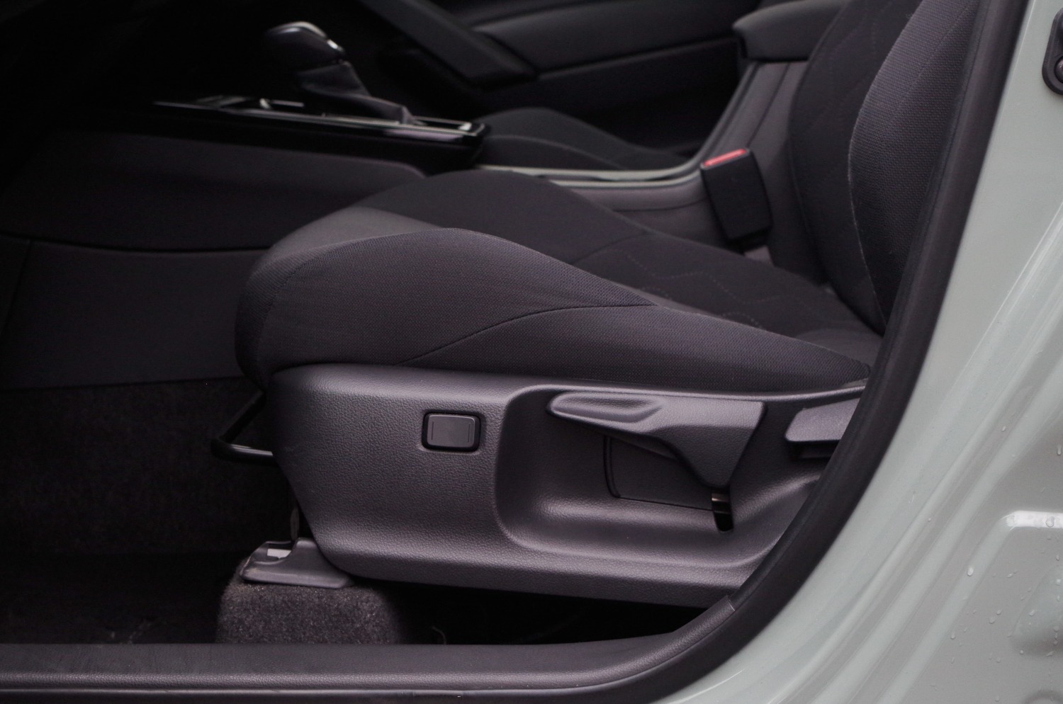 Toyota-Corolla-Cross-1.8-Hybrid-140-KM-4X2-Style-B09